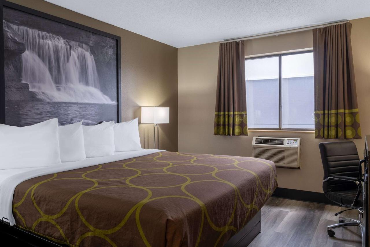 Super 8 By Wyndham Merrillville Exterior photo